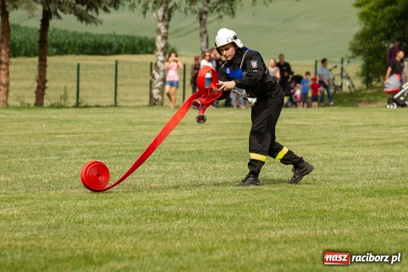 Zdjęcie w galerii na portalu naszraciborz.pl: Rudnik kontra Brzeźnica. Sztafeta zdecydowała o złocie. Brzeźnickie strażaczki najlepsze wiadomości z regionu