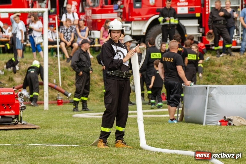 Zdjęcie w galerii na portalu naszraciborz.pl: Rudnik kontra Brzeźnica. Sztafeta zdecydowała o złocie. Brzeźnickie strażaczki najlepsze wiadomości z regionu