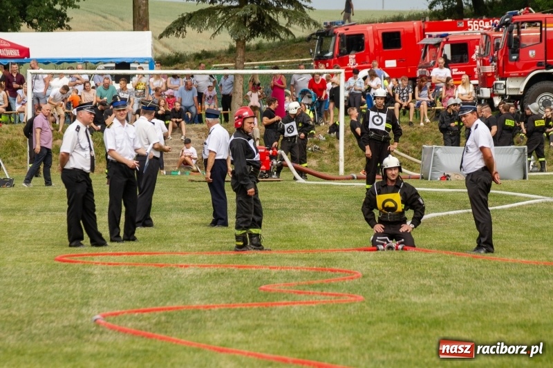 Zdjęcie w galerii na portalu naszraciborz.pl: Rudnik kontra Brzeźnica. Sztafeta zdecydowała o złocie. Brzeźnickie strażaczki najlepsze wiadomości z regionu