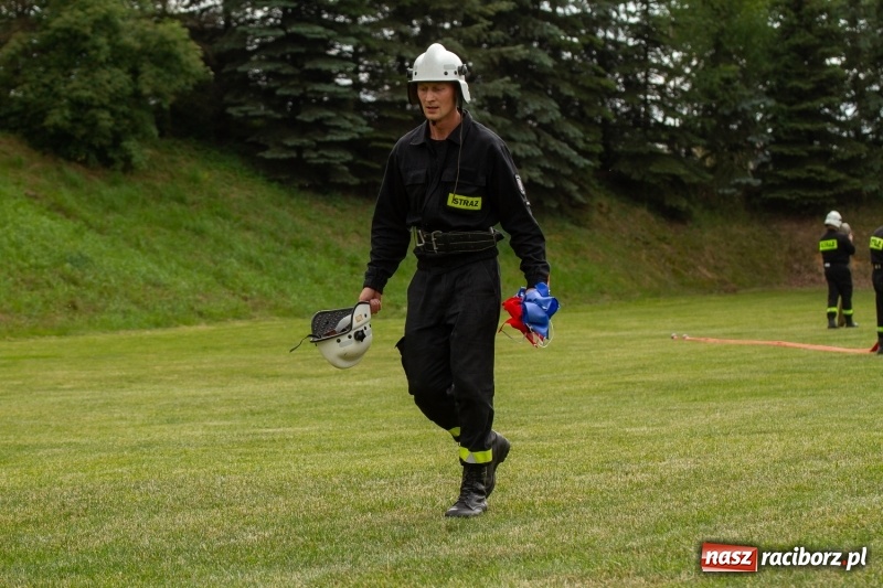 Zdjęcie w galerii na portalu naszraciborz.pl: Rudnik kontra Brzeźnica. Sztafeta zdecydowała o złocie. Brzeźnickie strażaczki najlepsze wiadomości z regionu