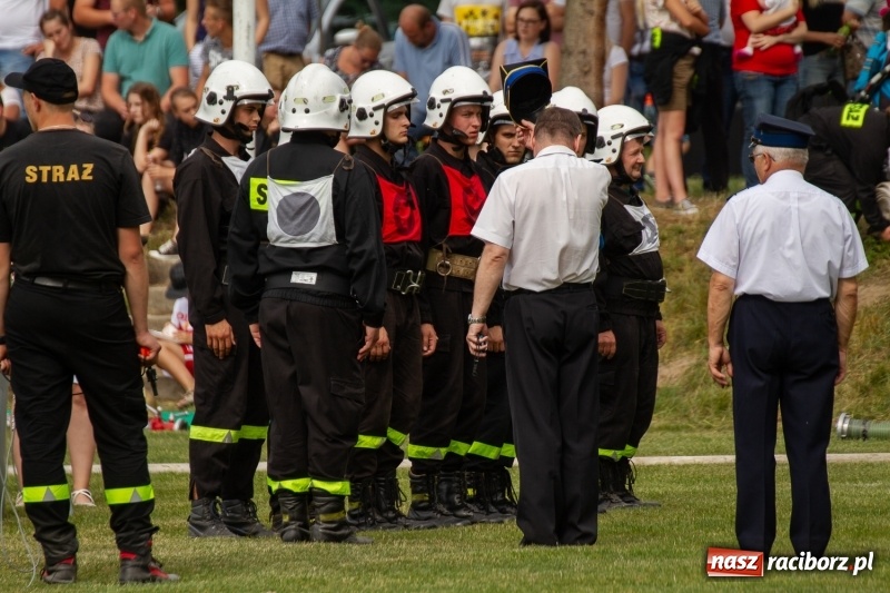 Zdjęcie w galerii na portalu naszraciborz.pl: Rudnik kontra Brzeźnica. Sztafeta zdecydowała o złocie. Brzeźnickie strażaczki najlepsze wiadomości z regionu