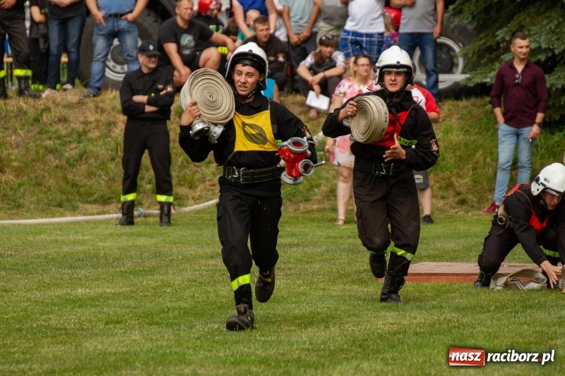 Zdjęcie w galerii na portalu naszraciborz.pl: Rudnik kontra Brzeźnica. Sztafeta zdecydowała o złocie. Brzeźnickie strażaczki najlepsze wiadomości z regionu