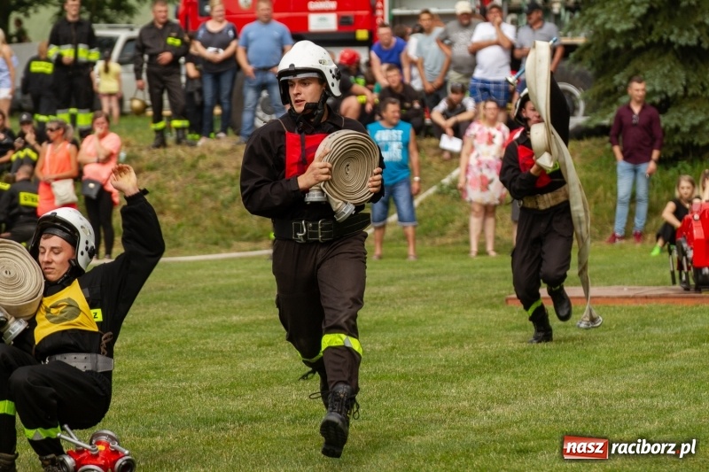 Zdjęcie w galerii na portalu naszraciborz.pl: Rudnik kontra Brzeźnica. Sztafeta zdecydowała o złocie. Brzeźnickie strażaczki najlepsze wiadomości z regionu