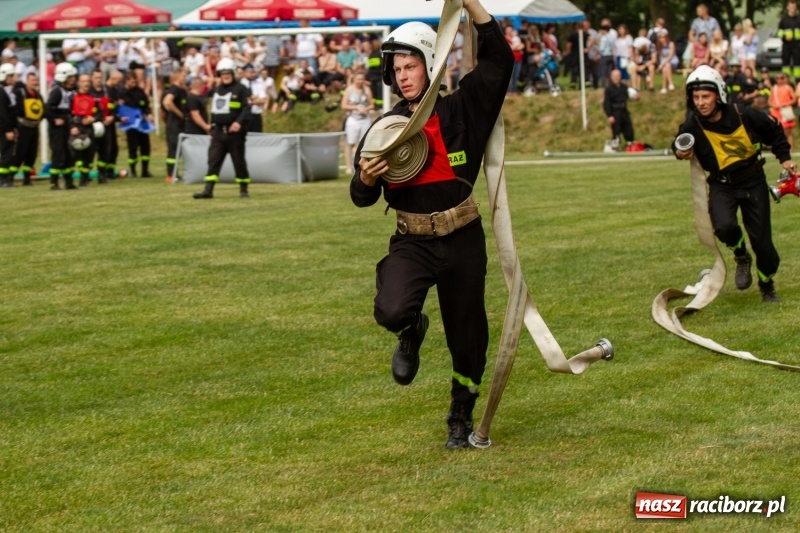 Zdjęcie w galerii na portalu naszraciborz.pl: Rudnik kontra Brzeźnica. Sztafeta zdecydowała o złocie. Brzeźnickie strażaczki najlepsze wiadomości z regionu