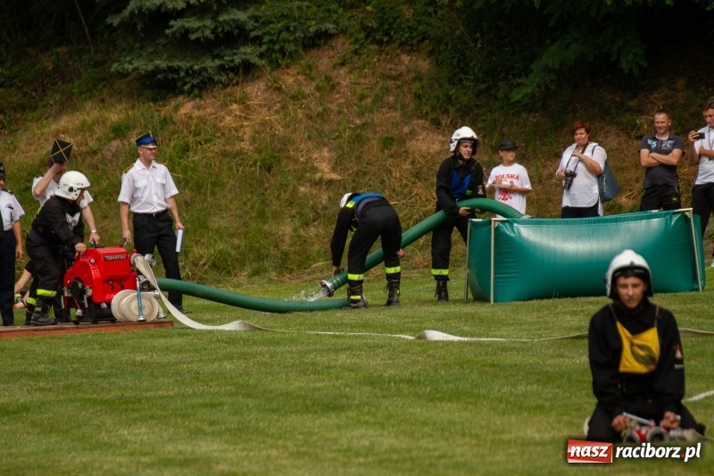 Zdjęcie w galerii na portalu naszraciborz.pl: Rudnik kontra Brzeźnica. Sztafeta zdecydowała o złocie. Brzeźnickie strażaczki najlepsze wiadomości z regionu