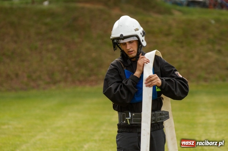 Zdjęcie w galerii na portalu naszraciborz.pl: Rudnik kontra Brzeźnica. Sztafeta zdecydowała o złocie. Brzeźnickie strażaczki najlepsze wiadomości z regionu