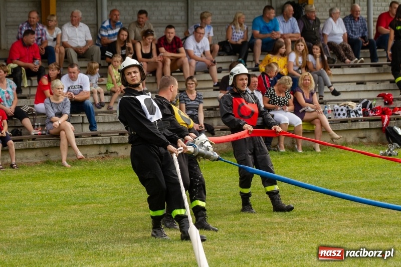 Zdjęcie w galerii na portalu naszraciborz.pl: Rudnik kontra Brzeźnica. Sztafeta zdecydowała o złocie. Brzeźnickie strażaczki najlepsze wiadomości z regionu