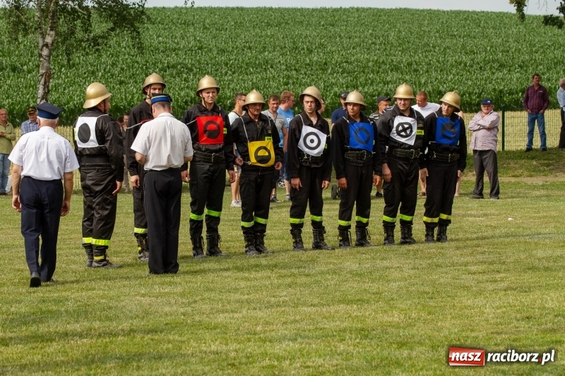 Zdjęcie w galerii na portalu naszraciborz.pl: Rudnik kontra Brzeźnica. Sztafeta zdecydowała o złocie. Brzeźnickie strażaczki najlepsze wiadomości z regionu