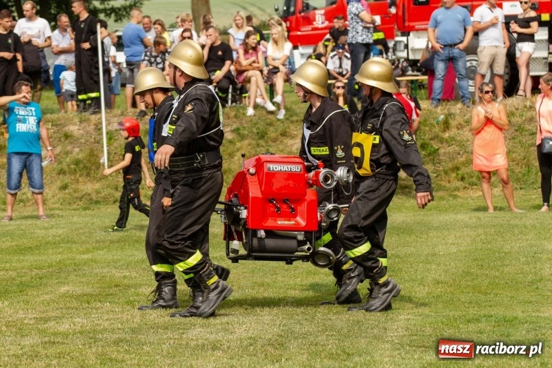 Zdjęcie w galerii na portalu naszraciborz.pl: Rudnik kontra Brzeźnica. Sztafeta zdecydowała o złocie. Brzeźnickie strażaczki najlepsze wiadomości z regionu