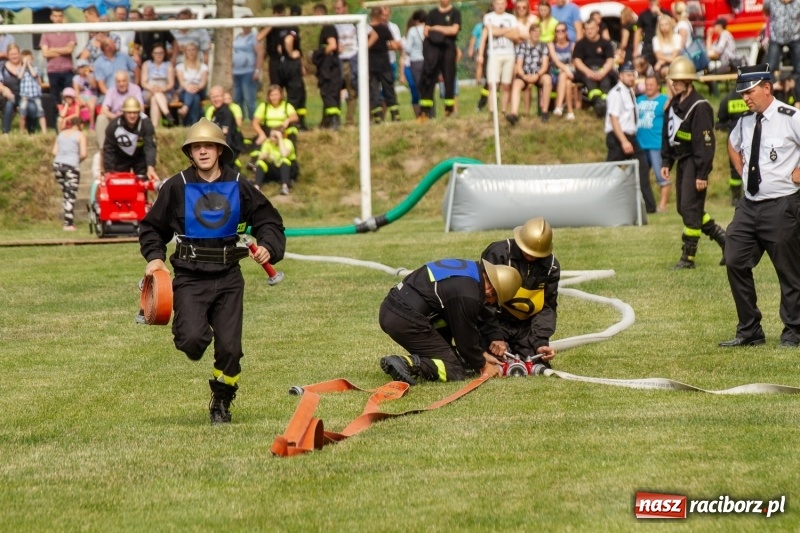 Zdjęcie w galerii na portalu naszraciborz.pl: Rudnik kontra Brzeźnica. Sztafeta zdecydowała o złocie. Brzeźnickie strażaczki najlepsze wiadomości z regionu