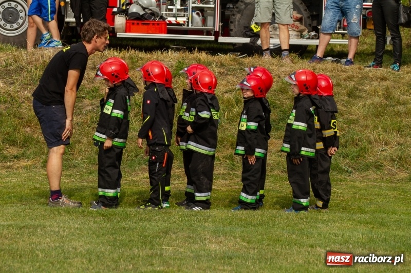 Zdjęcie w galerii na portalu naszraciborz.pl: Rudnik kontra Brzeźnica. Sztafeta zdecydowała o złocie. Brzeźnickie strażaczki najlepsze wiadomości z regionu