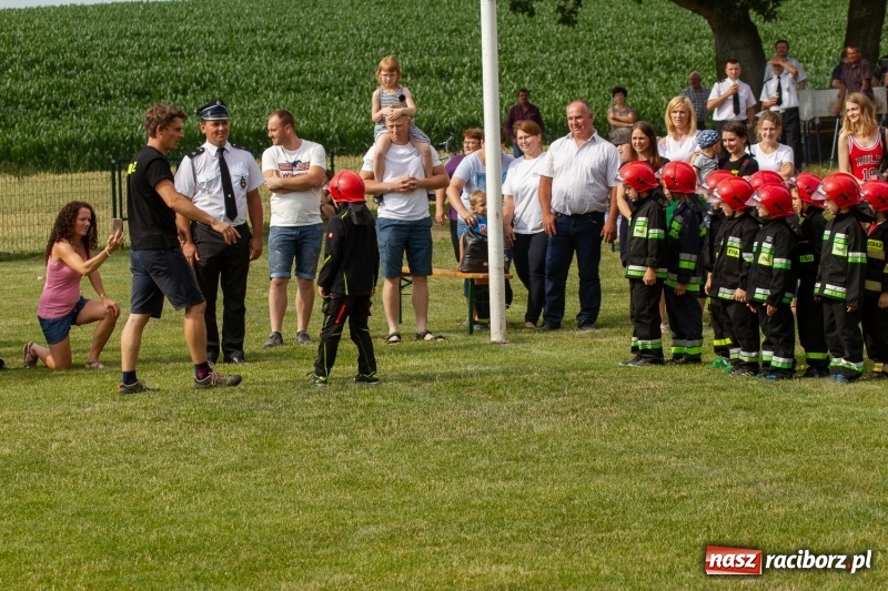 Zdjęcie w galerii na portalu naszraciborz.pl: Rudnik kontra Brzeźnica. Sztafeta zdecydowała o złocie. Brzeźnickie strażaczki najlepsze wiadomości z regionu