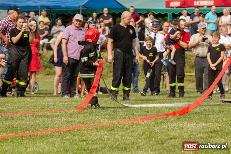 Zdjęcie w galerii na portalu naszraciborz.pl: Rudnik kontra Brzeźnica. Sztafeta zdecydowała o złocie. Brzeźnickie strażaczki najlepsze wiadomości z regionu