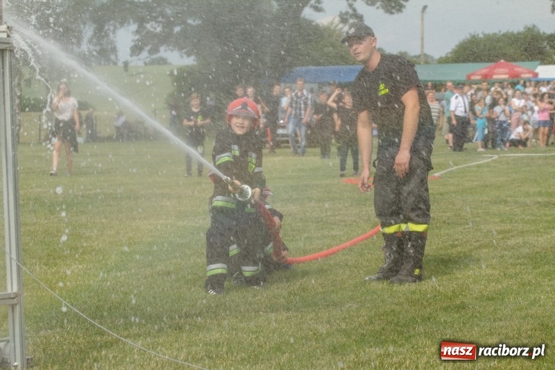Zdjęcie w galerii na portalu naszraciborz.pl: Rudnik kontra Brzeźnica. Sztafeta zdecydowała o złocie. Brzeźnickie strażaczki najlepsze wiadomości z regionu