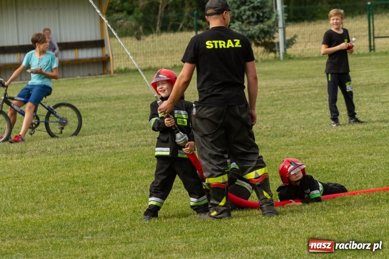 Zdjęcie w galerii na portalu naszraciborz.pl: Rudnik kontra Brzeźnica. Sztafeta zdecydowała o złocie. Brzeźnickie strażaczki najlepsze wiadomości z regionu