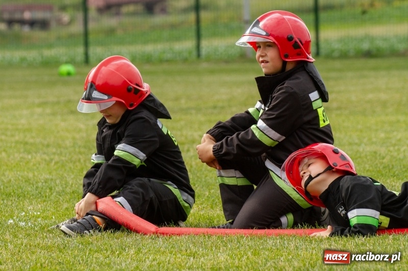 Zdjęcie w galerii na portalu naszraciborz.pl: Rudnik kontra Brzeźnica. Sztafeta zdecydowała o złocie. Brzeźnickie strażaczki najlepsze wiadomości z regionu