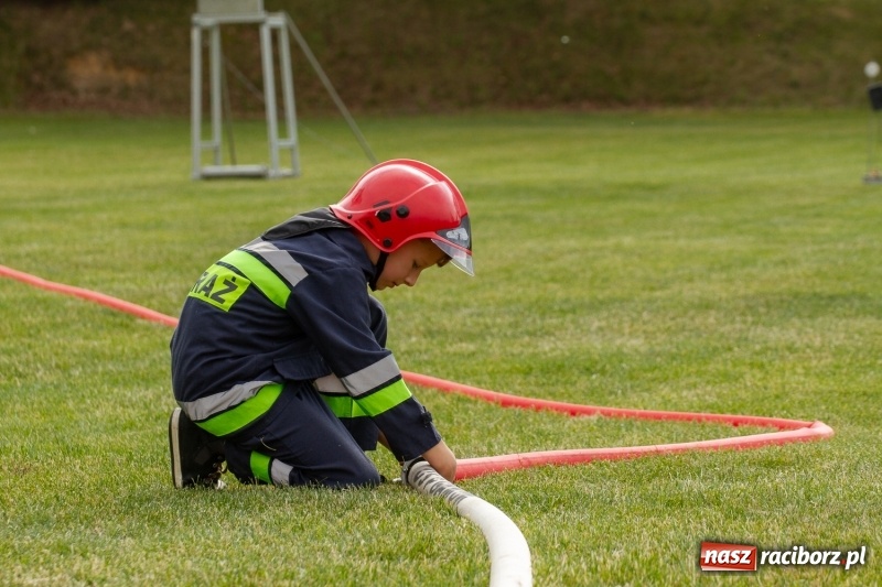 Zdjęcie w galerii na portalu naszraciborz.pl: Rudnik kontra Brzeźnica. Sztafeta zdecydowała o złocie. Brzeźnickie strażaczki najlepsze wiadomości z regionu