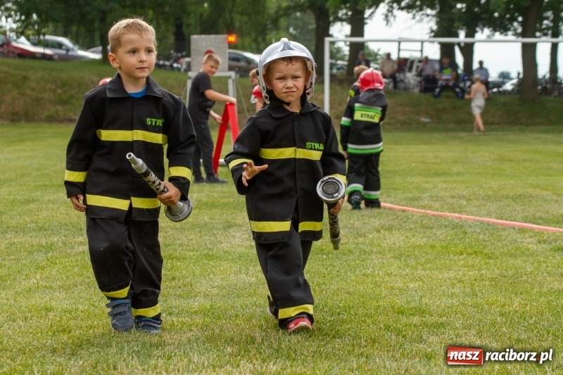 Zdjęcie w galerii na portalu naszraciborz.pl: Rudnik kontra Brzeźnica. Sztafeta zdecydowała o złocie. Brzeźnickie strażaczki najlepsze wiadomości z regionu