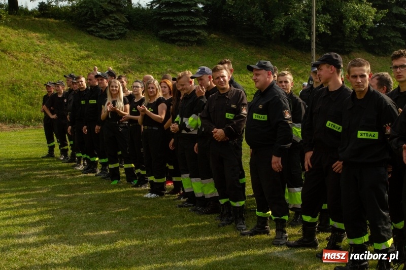 Zdjęcie w galerii na portalu naszraciborz.pl: Rudnik kontra Brzeźnica. Sztafeta zdecydowała o złocie. Brzeźnickie strażaczki najlepsze wiadomości z regionu