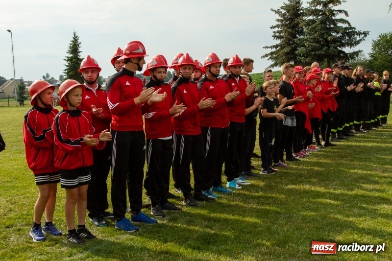 Zdjęcie w galerii na portalu naszraciborz.pl: Rudnik kontra Brzeźnica. Sztafeta zdecydowała o złocie. Brzeźnickie strażaczki najlepsze wiadomości z regionu