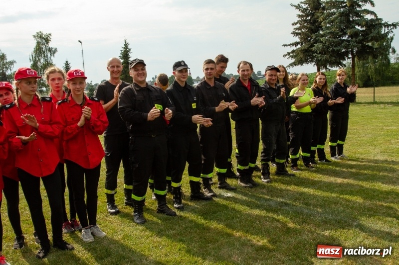 Zdjęcie w galerii na portalu naszraciborz.pl: Rudnik kontra Brzeźnica. Sztafeta zdecydowała o złocie. Brzeźnickie strażaczki najlepsze wiadomości z regionu