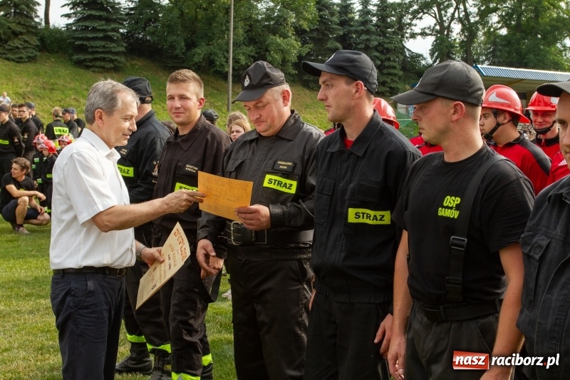 Zdjęcie w galerii na portalu naszraciborz.pl: Rudnik kontra Brzeźnica. Sztafeta zdecydowała o złocie. Brzeźnickie strażaczki najlepsze wiadomości z regionu