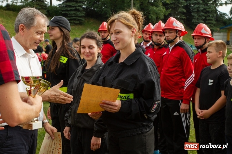 Zdjęcie w galerii na portalu naszraciborz.pl: Rudnik kontra Brzeźnica. Sztafeta zdecydowała o złocie. Brzeźnickie strażaczki najlepsze wiadomości z regionu