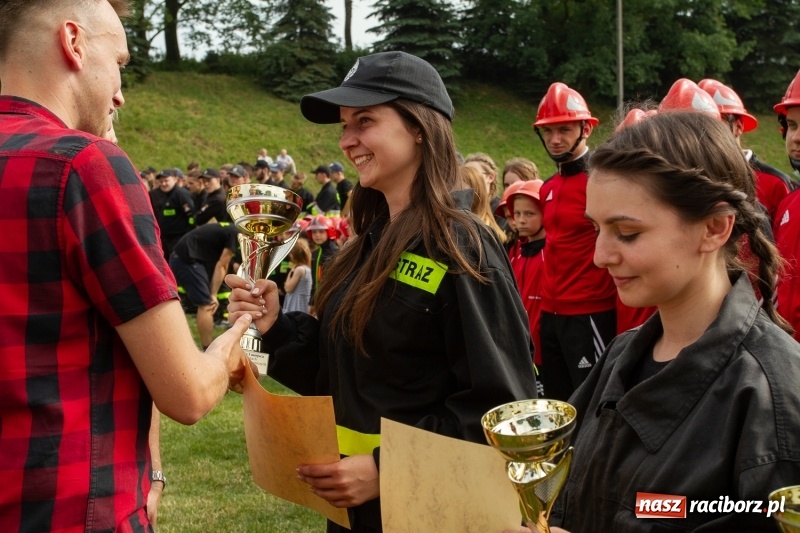 Zdjęcie w galerii na portalu naszraciborz.pl: Rudnik kontra Brzeźnica. Sztafeta zdecydowała o złocie. Brzeźnickie strażaczki najlepsze wiadomości z regionu
