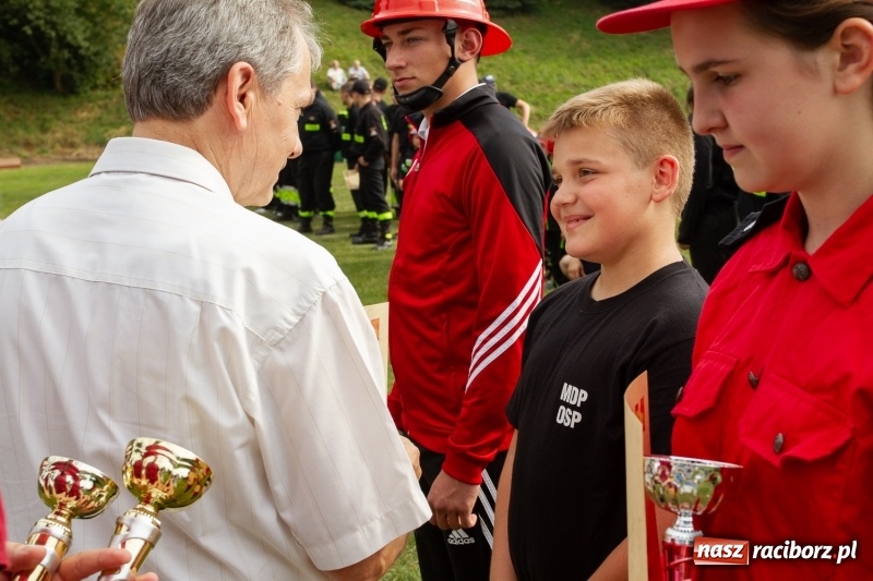 Zdjęcie w galerii na portalu naszraciborz.pl: Rudnik kontra Brzeźnica. Sztafeta zdecydowała o złocie. Brzeźnickie strażaczki najlepsze wiadomości z regionu