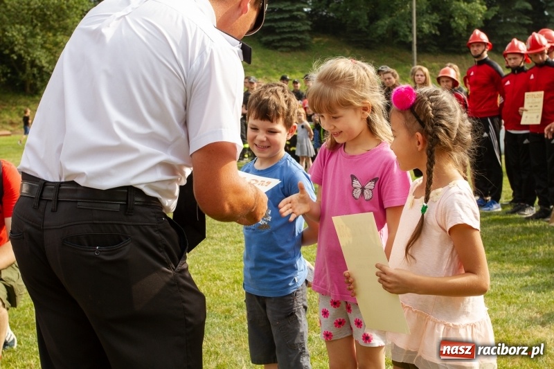 Zdjęcie w galerii na portalu naszraciborz.pl: Rudnik kontra Brzeźnica. Sztafeta zdecydowała o złocie. Brzeźnickie strażaczki najlepsze wiadomości z regionu