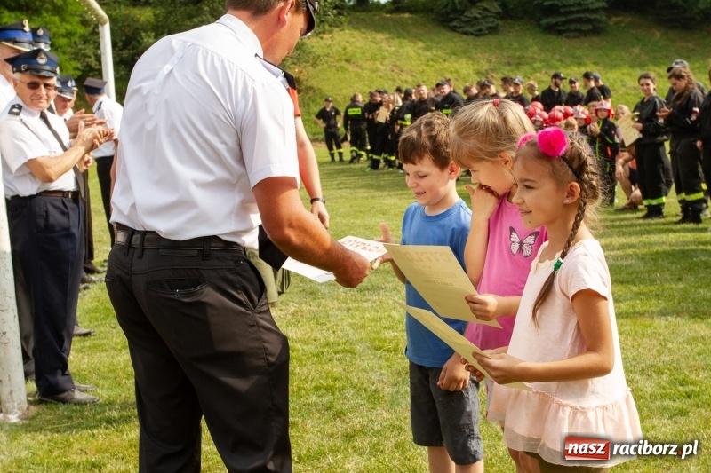 Zdjęcie w galerii na portalu naszraciborz.pl: Rudnik kontra Brzeźnica. Sztafeta zdecydowała o złocie. Brzeźnickie strażaczki najlepsze wiadomości z regionu
