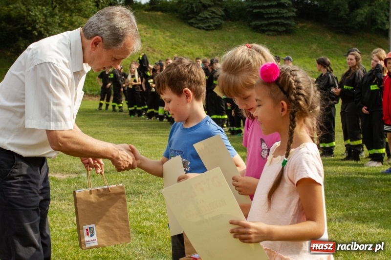 Zdjęcie w galerii na portalu naszraciborz.pl: Rudnik kontra Brzeźnica. Sztafeta zdecydowała o złocie. Brzeźnickie strażaczki najlepsze wiadomości z regionu