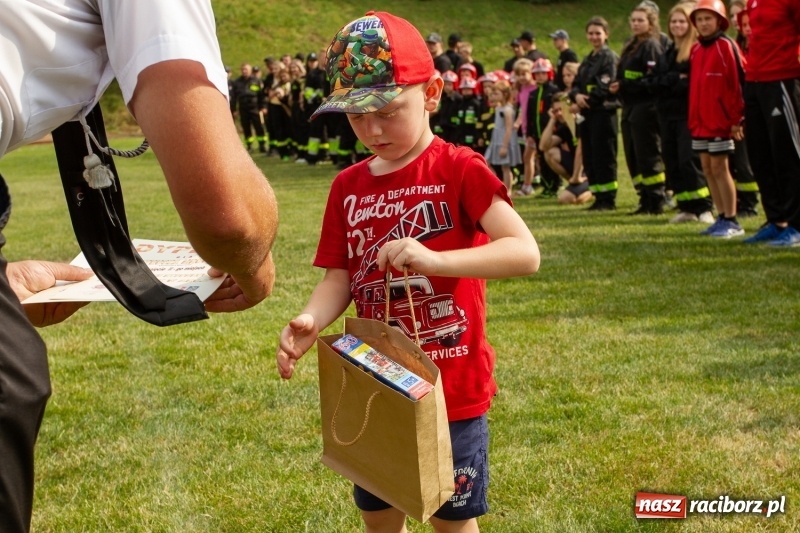 Zdjęcie w galerii na portalu naszraciborz.pl: Rudnik kontra Brzeźnica. Sztafeta zdecydowała o złocie. Brzeźnickie strażaczki najlepsze wiadomości z regionu