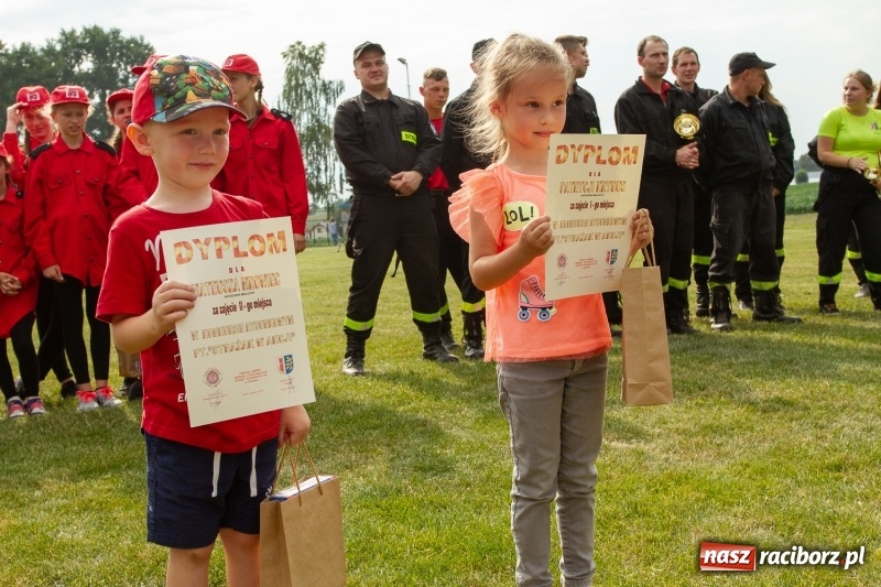 Zdjęcie w galerii na portalu naszraciborz.pl: Rudnik kontra Brzeźnica. Sztafeta zdecydowała o złocie. Brzeźnickie strażaczki najlepsze wiadomości z regionu