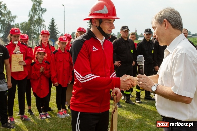 Zdjęcie w galerii na portalu naszraciborz.pl: Rudnik kontra Brzeźnica. Sztafeta zdecydowała o złocie. Brzeźnickie strażaczki najlepsze wiadomości z regionu