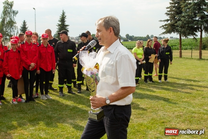 Zdjęcie w galerii na portalu naszraciborz.pl: Rudnik kontra Brzeźnica. Sztafeta zdecydowała o złocie. Brzeźnickie strażaczki najlepsze wiadomości z regionu