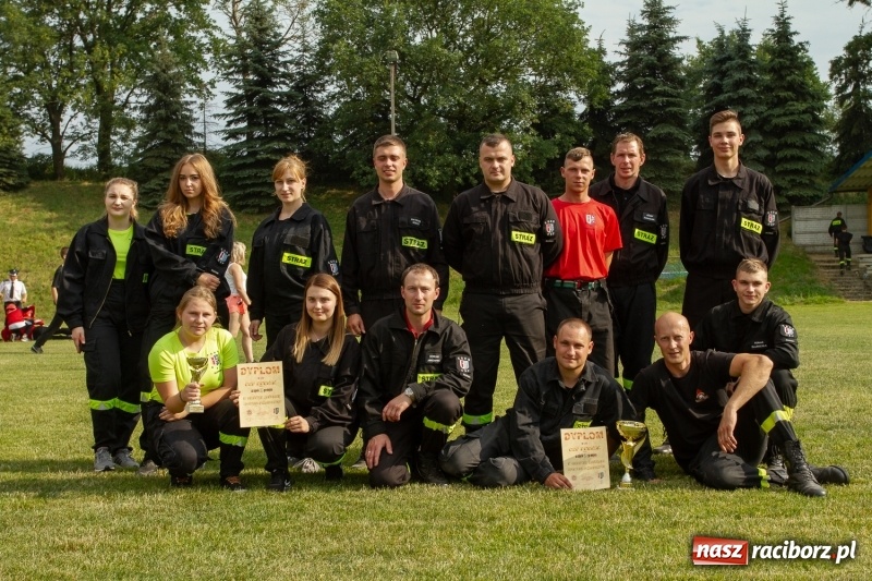 Zdjęcie w galerii na portalu naszraciborz.pl: Rudnik kontra Brzeźnica. Sztafeta zdecydowała o złocie. Brzeźnickie strażaczki najlepsze wiadomości z regionu