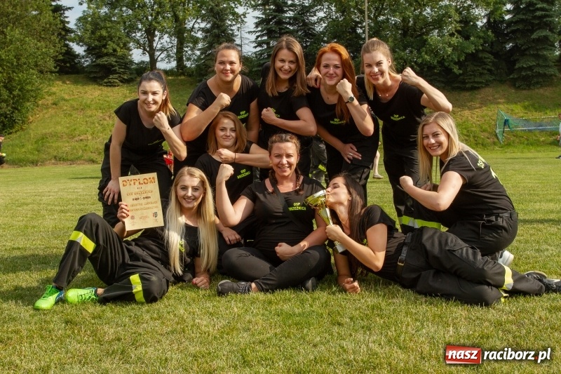 Zdjęcie w galerii na portalu naszraciborz.pl: Rudnik kontra Brzeźnica. Sztafeta zdecydowała o złocie. Brzeźnickie strażaczki najlepsze wiadomości z regionu