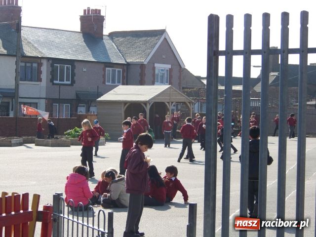 Zdjęcie w galerii na portalu naszraciborz.pl: Wizytowali Anglican High School wiadomości z regionu
