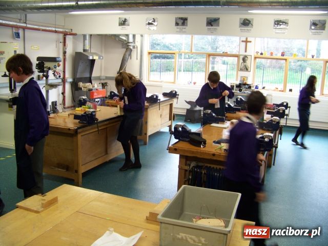 Zdjęcie w galerii na portalu naszraciborz.pl: Wizytowali Anglican High School wiadomości z regionu