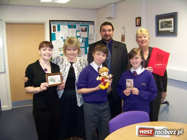 Zdjęcie w galerii na portalu naszraciborz.pl: Wizytowali Anglican High School wiadomości z regionu