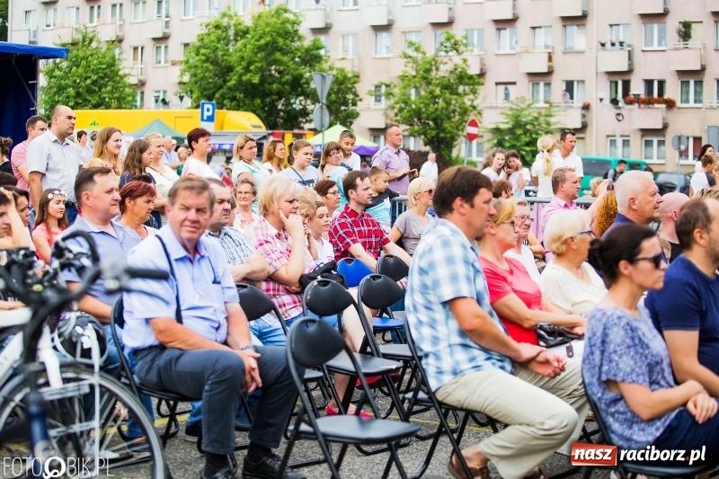 Zdjęcie w galerii na portalu naszraciborz.pl: Była moc! Orkiestra Plania i The Chance, Big Band PSM i chór z Wodzisławia Śl.  wiadomości z regionu