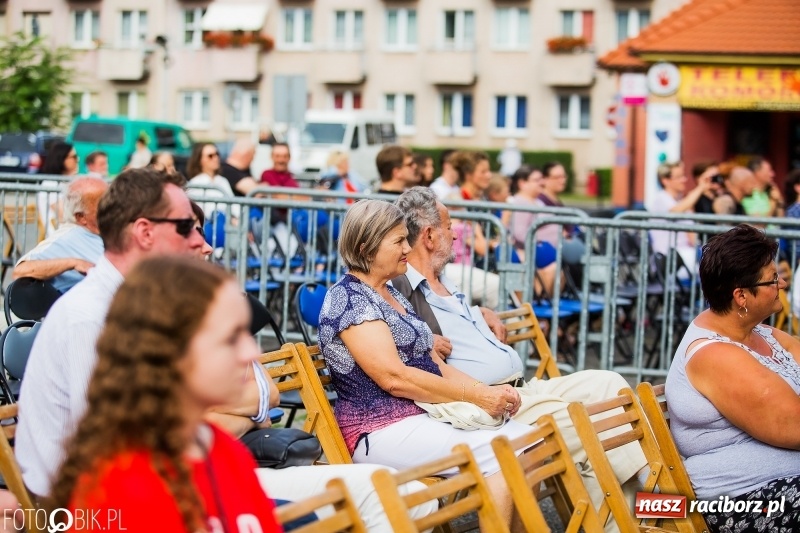 Zdjęcie w galerii na portalu naszraciborz.pl: Była moc! Orkiestra Plania i The Chance, Big Band PSM i chór z Wodzisławia Śl.  wiadomości z regionu