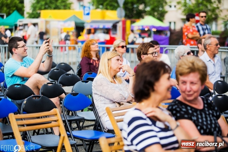 Zdjęcie w galerii na portalu naszraciborz.pl: Była moc! Orkiestra Plania i The Chance, Big Band PSM i chór z Wodzisławia Śl.  wiadomości z regionu