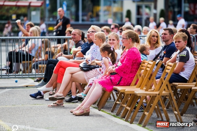 Zdjęcie w galerii na portalu naszraciborz.pl: Była moc! Orkiestra Plania i The Chance, Big Band PSM i chór z Wodzisławia Śl.  wiadomości z regionu