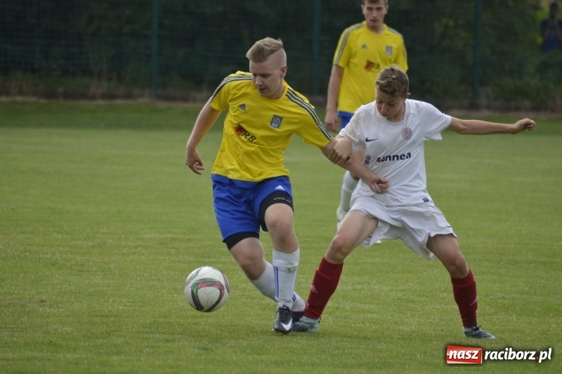 Zdjęcie w galerii na portalu naszraciborz.pl: Kuźnia przegrała w Czyżowicach. Stal zagra w barażu o A klasę wiadomości z regionu