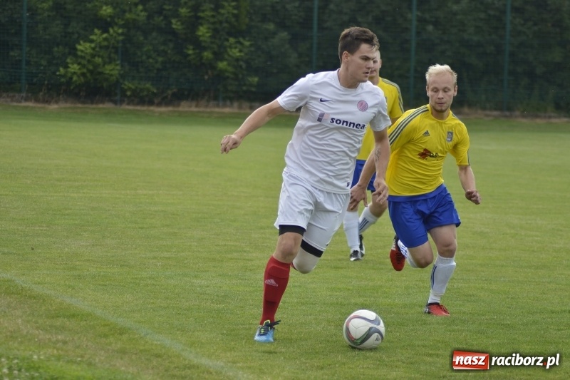 Zdjęcie w galerii na portalu naszraciborz.pl: Kuźnia przegrała w Czyżowicach. Stal zagra w barażu o A klasę wiadomości z regionu