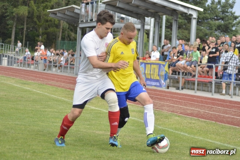 Zdjęcie w galerii na portalu naszraciborz.pl: Kuźnia przegrała w Czyżowicach. Stal zagra w barażu o A klasę wiadomości z regionu