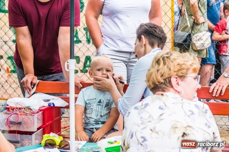 Zdjęcie w galerii na portalu naszraciborz.pl: Śpiew, taniec i bieg o Puchar Burmistrza, czyli Festyn Rodzinny w Borucinie wiadomości z regionu