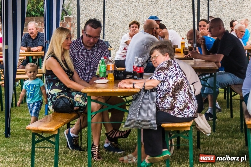 Zdjęcie w galerii na portalu naszraciborz.pl: Śpiew, taniec i bieg o Puchar Burmistrza, czyli Festyn Rodzinny w Borucinie wiadomości z regionu
